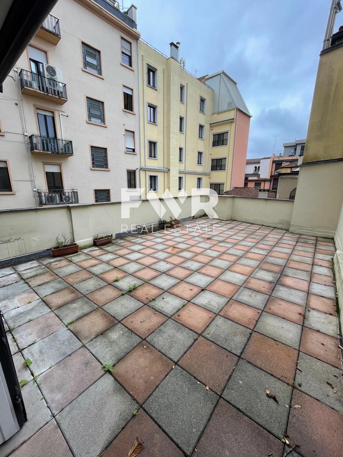 2 Piazza Santa Maria Beltrade, MILANO, 3 Stanze da Letto Stanze da Letto, ,3 BathroomsBathrooms,Residenziale,In affitto,Piazza Santa Maria Beltrade,1192